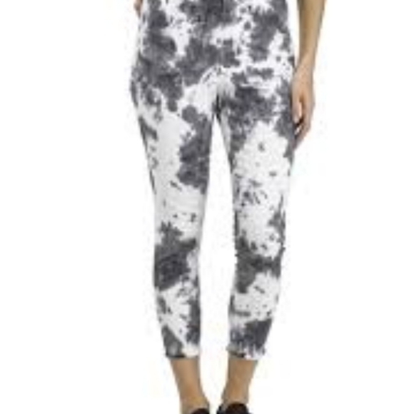 HUE DENIM Mod Modern Denim High Rise SkimmerProduct Description Style U22465 - Picture 2 of 9